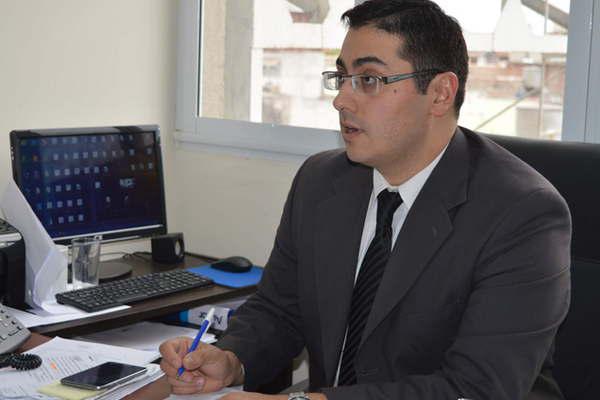 El Dr Belluomini dirige la investigación sobre la aparición de restos óseos