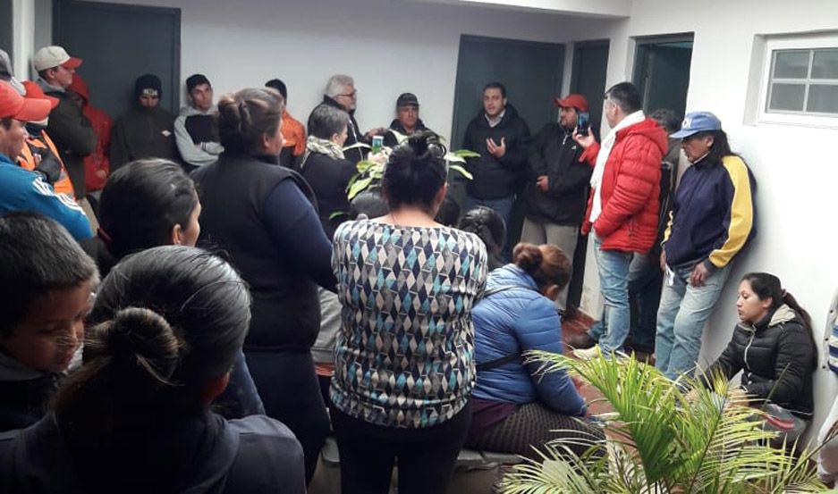 El intendente de Bandera anuncioacute bono de  8000 y aumento para municipales