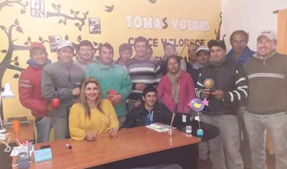 La comuna de Tomaacutes Young pagaraacute el bono de 8 mil