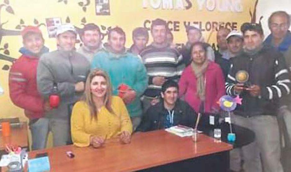 La comisioacuten municipal de Tomaacutes Young pagaraacute el anticipo de bono de 8 mil