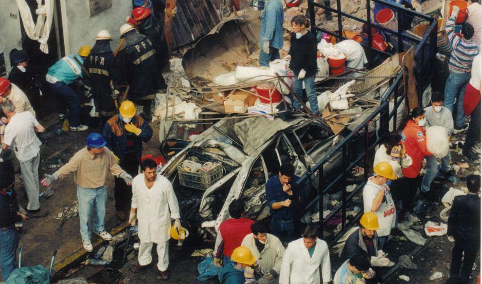 La Justicia busca a coordinador del atentado a sede de la Amia