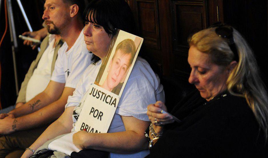 Condenaron a prisioacuten perpetua al asesino del adolescente Brian Aguinaco