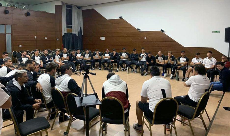 El plantel de Central Coacuterdoba trabajoacute con un psicoacutelogo y ya estaacuten los precios de los abonos