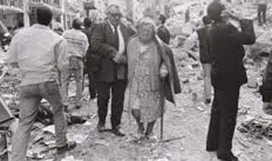 VIDEO  Hace 25 antildeos un atentado terrorista destruiacutea la Amia