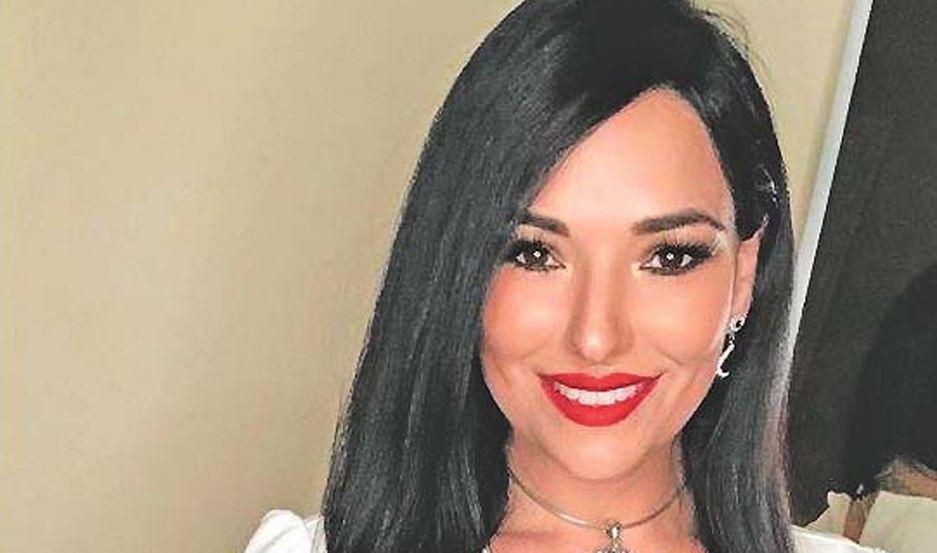 Distinguen en Los Aacutengeles a la santiaguentildea Estefaniacutea Iglesias