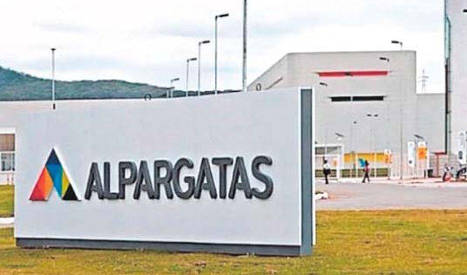 Alpargatas abandona el negocio textil en el paiacutes