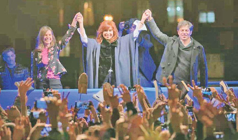 Cristina preocupada por el fuerte endeudamiento del paiacutes