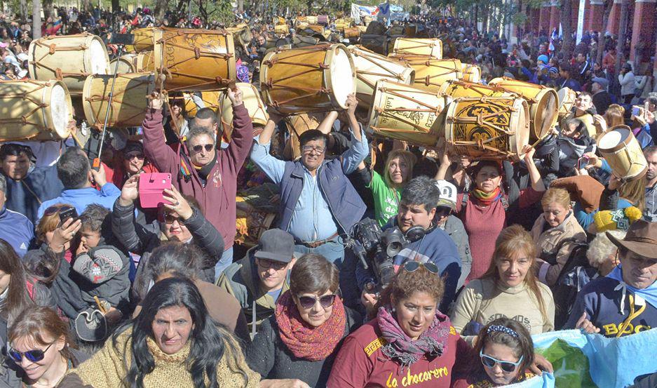 La ciudad vibraraacute con el latido de miles de leguumleros la mantildeana de este saacutebado