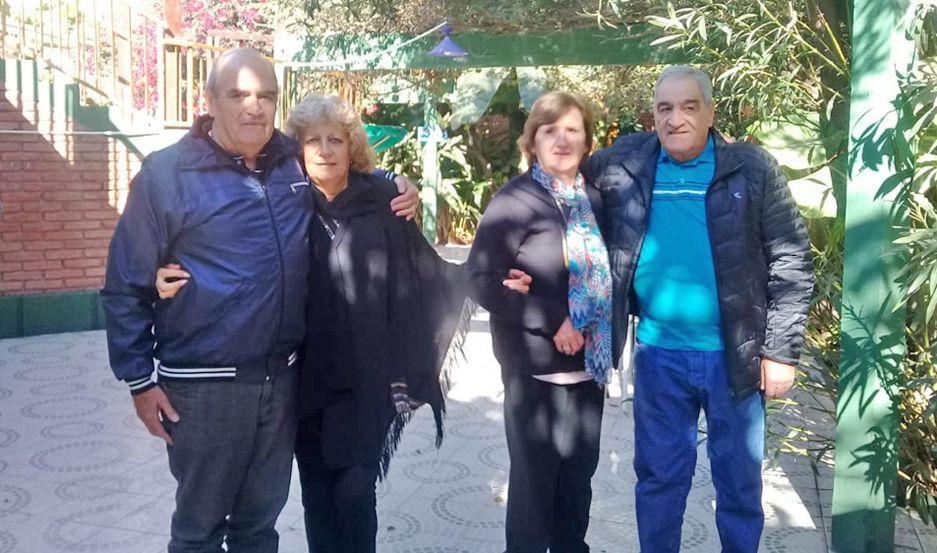 Turistas sanjuaninos enamorados de Las Termas de Riacuteo Hondo