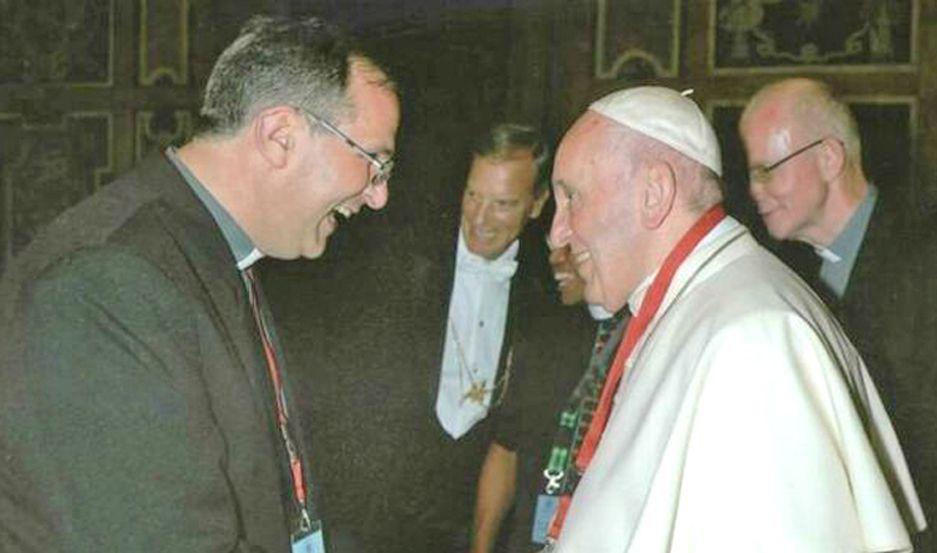 El papa Francisco nombroacute al padre Corral obispo coadjutor de Antildeatuya