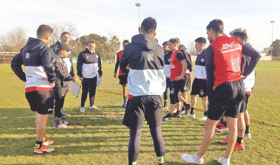 Central Coacuterdoba se entrenoacute con Herrera pensando en Talleres
