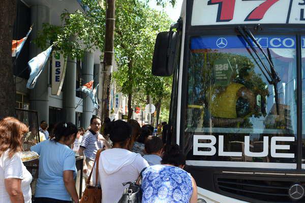 Tras dos diacuteas de paro los colectivos funcionan con normalidad