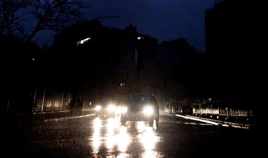 Maacutes de 60 mil personas sin luz en el Gran Buenos Aires
