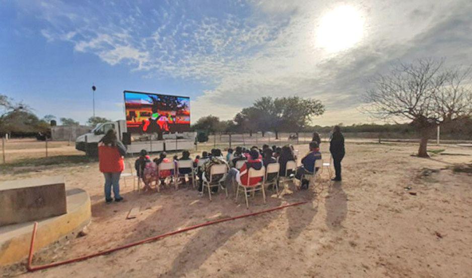 Destacan la propuesta del Cine Moacutevil en escuelas de la ruralidad