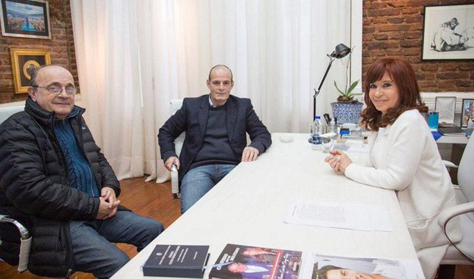 Joseacute Luis Zavaliacutea se reunioacute con Cristina Kirchner