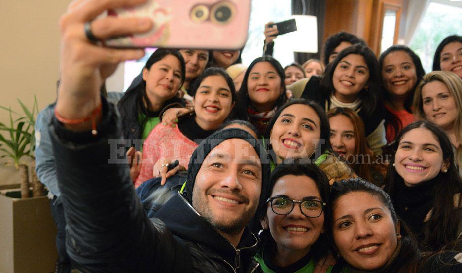 Luciano Pereyra- Estoy muy feliz de cantar en Santiago