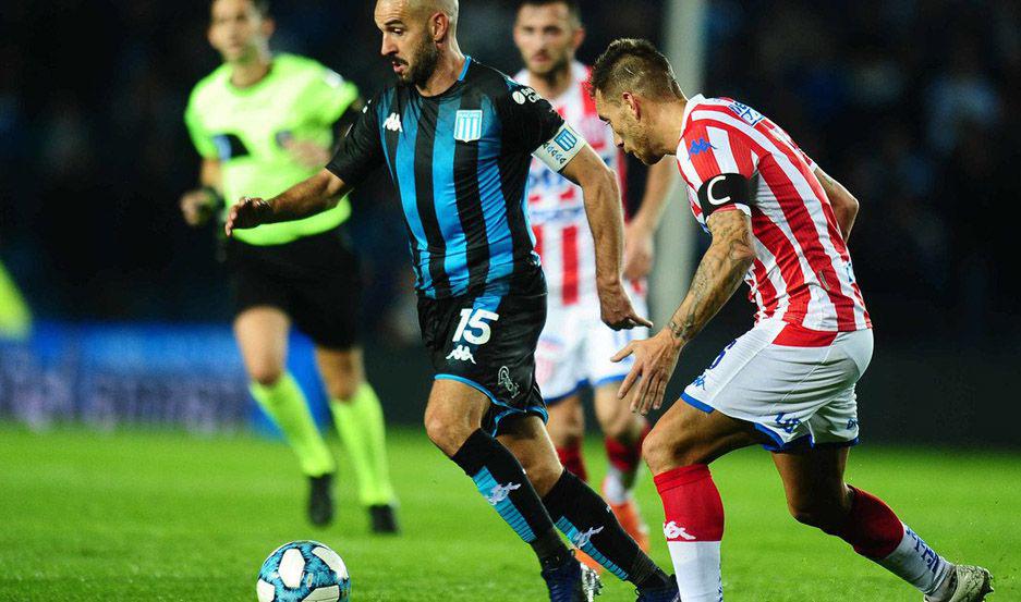 Racing y Unioacuten no se sacaron diferencias en el arranque del torneo