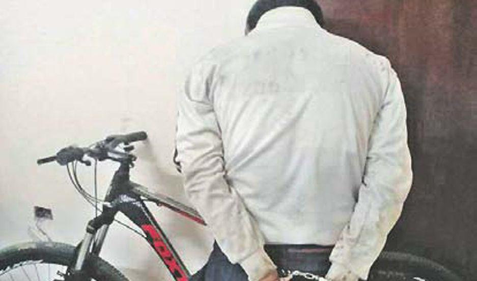 Intentoacute ahorcar a su pareja y la amenazoacute con regresar a matarla