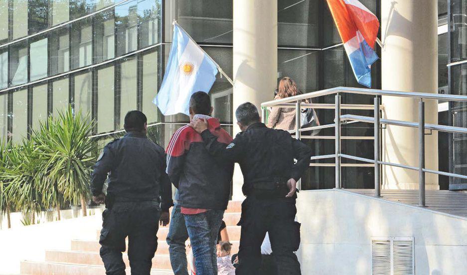 Secuestran botellita con aacutecido y declara la mujer atacada por amigo del ex