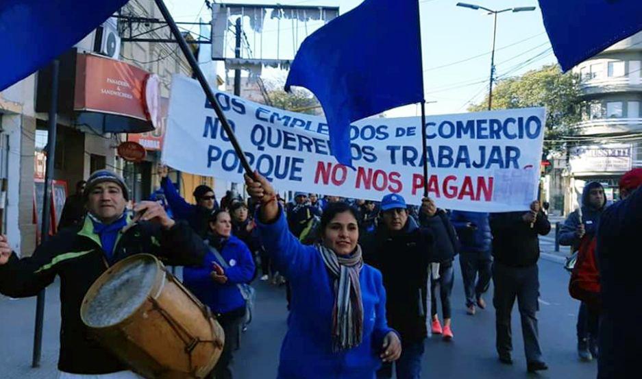 Sin solucioacuten empleados de Luque retoman el paro y hoy no abrieron las sucursales de los supermercados