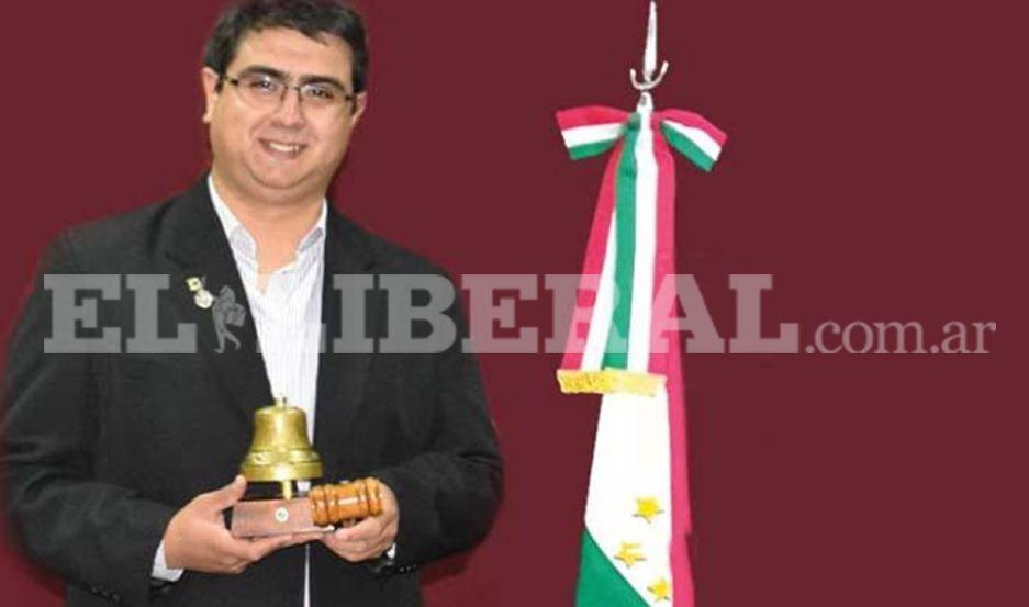 La flamante enseña de Loreto es creación del joven Miguel Martínez Corvaln