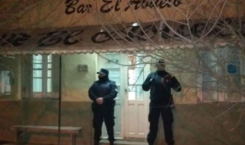 VIDEO  matoacute a su amigo de una puntildealada porque le gritoacute falta envido en el truco