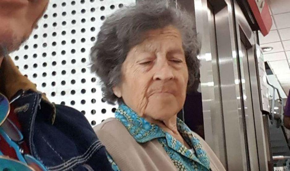 Murioacute Neacutelida la mamaacute de Guido y Silvia Suumlller