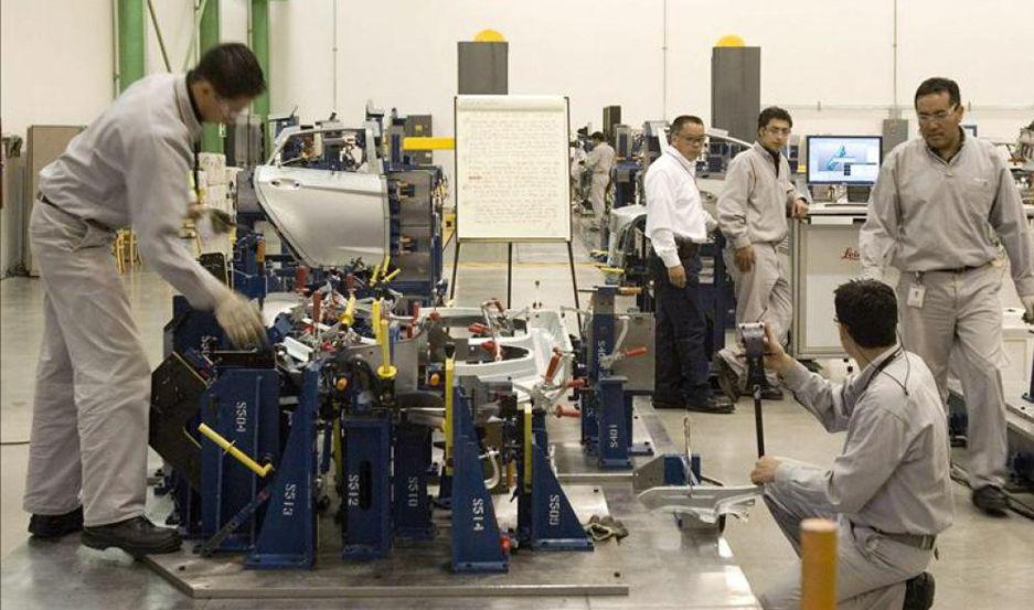 Subieron salarios pero siguen 17 puntos abajo de la inflacioacuten