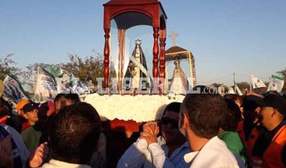 La imagen de la Virgen del Valle acompañó el cierre de la festividad religiosa m�s grande de la diócesis de Añatuya