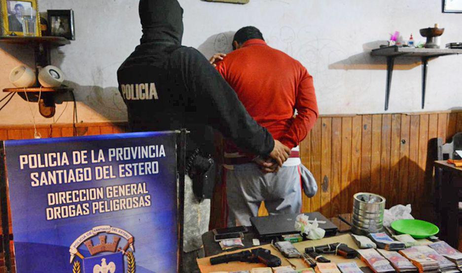 Siete allanamientos drogas dinero y vehiacuteculos secuestrados y 9 detenidos
