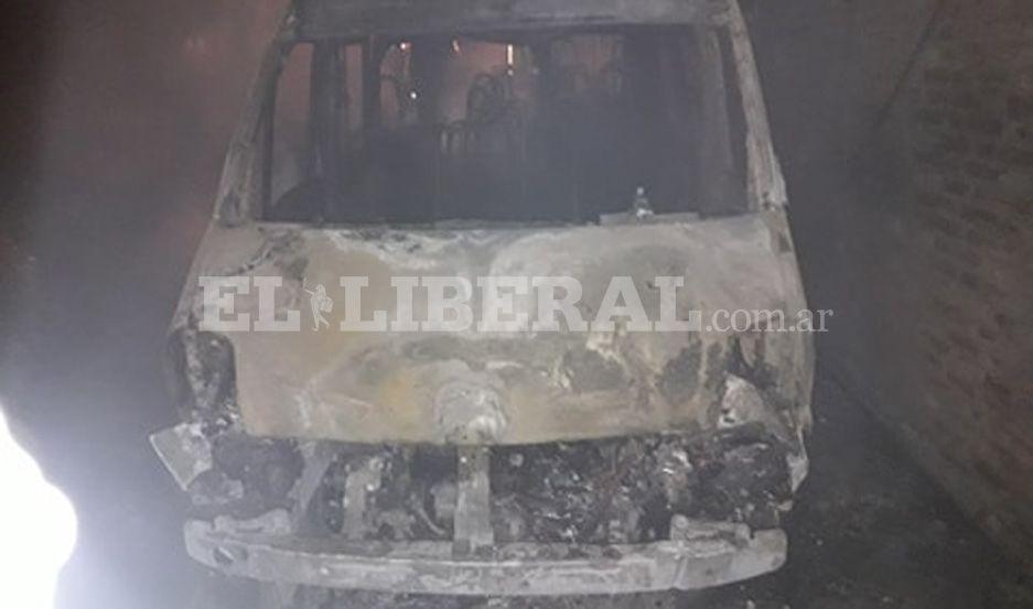 Una familia friense perdioacute cinco vehiacuteculos en un terrible incendio