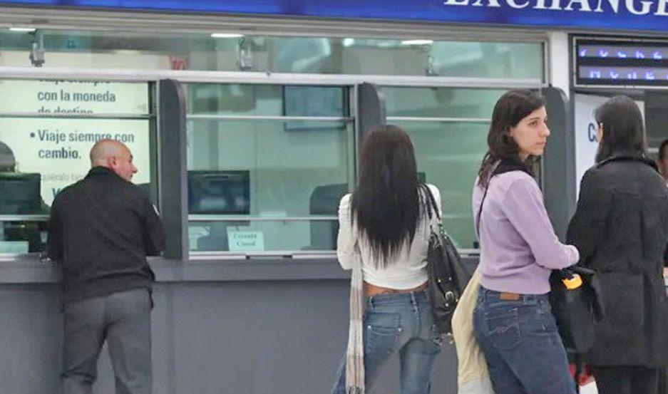 Esperan una mayor presioacuten sobre el doacutelar esta semana