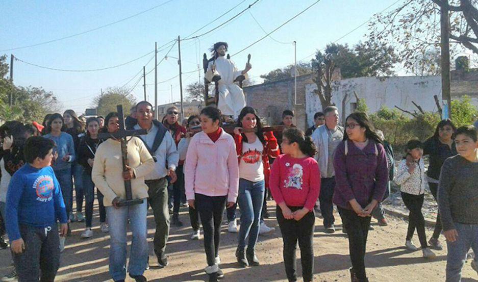 Procesioacuten y misa por el patrono del  barrio Sector El Alto