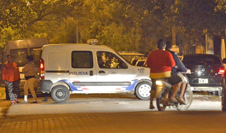 Vecinos casi linchan a motochorro que intentoacute arrebatar una billetera