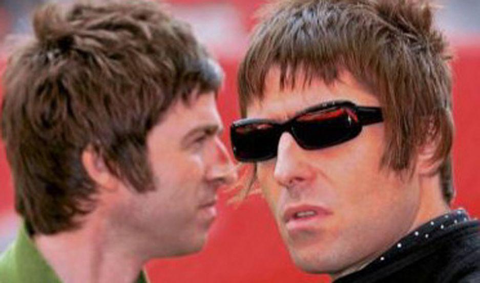 Noel Gallagher acusoacute a su hermano Liam de amenazar a su familia