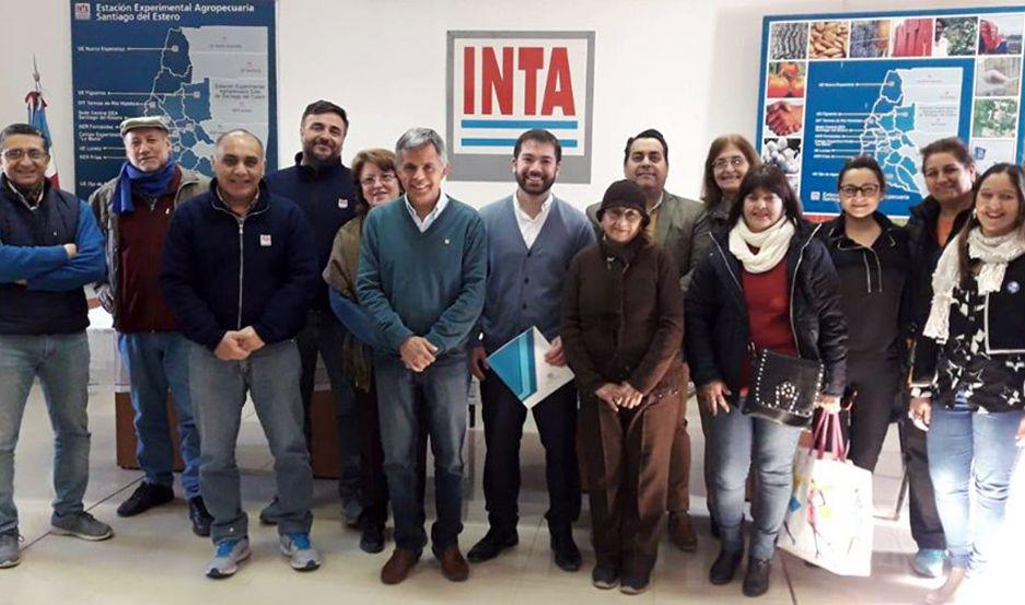 INTA y PAMI firmaron una carta de intencioacuten para desarrollar huertas en Centros de Jubilados y Pensionados