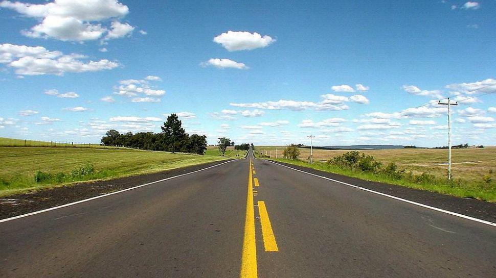 Un hombre obligoacute a un nintildeo de tan solo 10 antildeos a manejar por la ruta