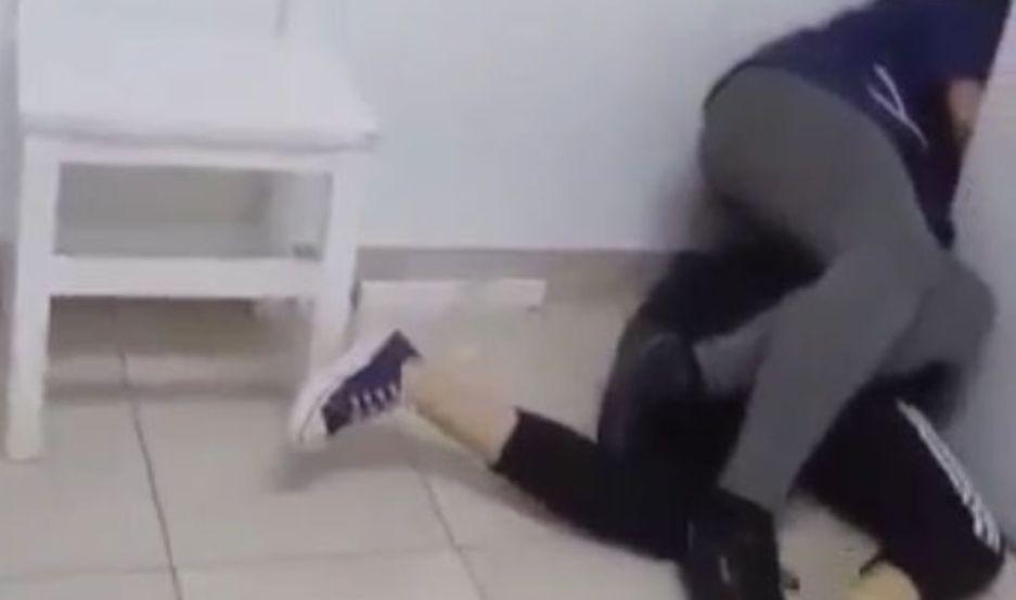 VIDEO  Empleada de un hogar maltratoacute a una nena y le gritoacute- Te vas a quedar quieta