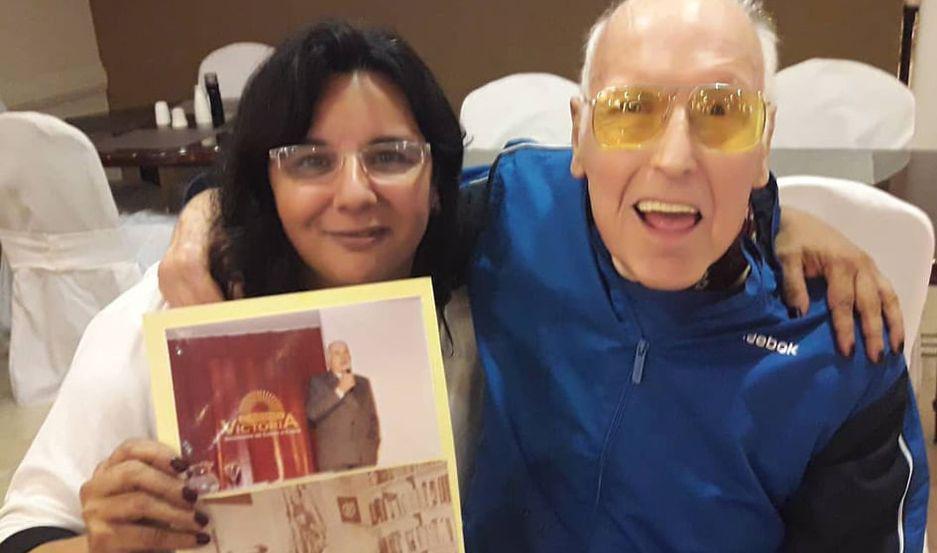 Andrea Peacuterez Simondini- ldquoEs un hecho que Fabio Zerpa tiene razoacuten que los ovnis existen y son extraterrestres Lo extrantildearemos muchordquo