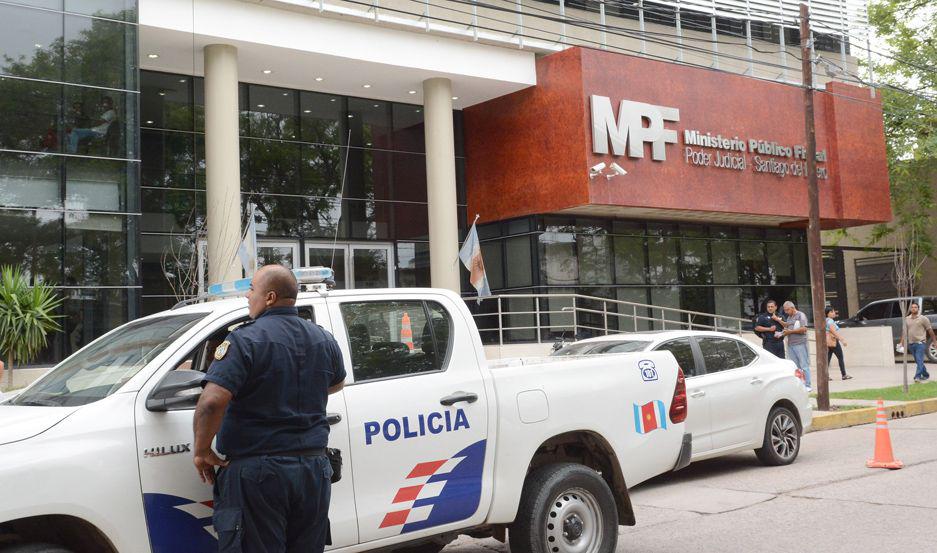 Insoacutelito- empleado puacuteblico pidioacute ayuda a una fiscal porque su ex lo maltrata por su disfuncioacuten ereacutectil