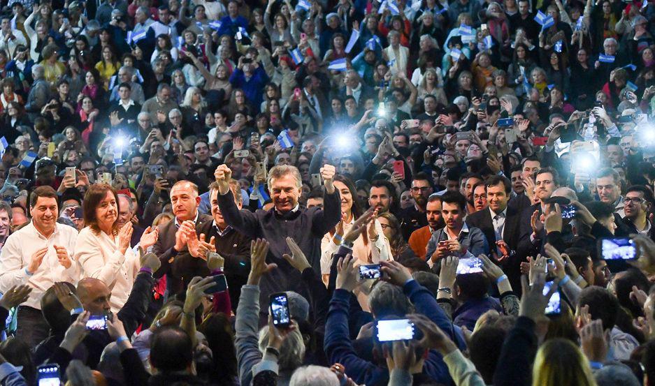 Macri cerroacute campantildea en Coacuterdoba y pidioacute que lo acompantildeen con el voto
