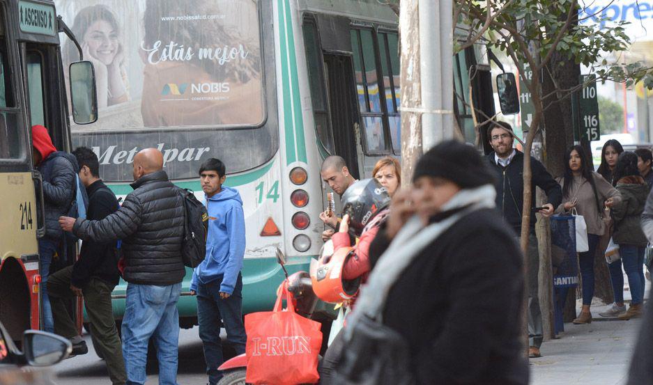Se levantoacute el paro de colectivos para este viernes