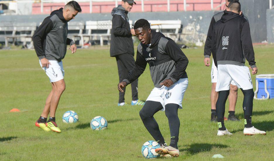 El plantel ferroviario realizaraacute una praacutectica de fuacutetbol en su casa