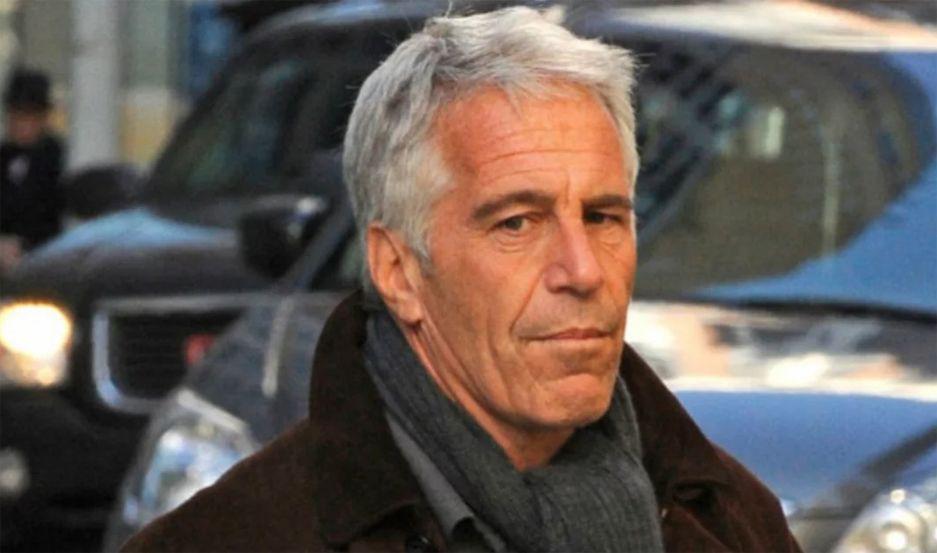 Encuentran muerto en su celda a magnate acusado de abuso de menores