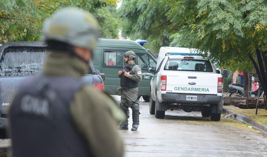 Un narco tiene a Gendarmeriacutea pisaacutendole los talones y negocia entregarse a la policiacutea
