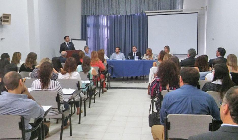 Acto de colacioacuten de la 1ordf Cohorte de la Diplomatura en Ortodoncia Cliacutenica