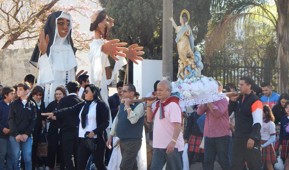 Alumnos y docentes veneraraacuten este jueves a la Virgen de la Asuncioacuten