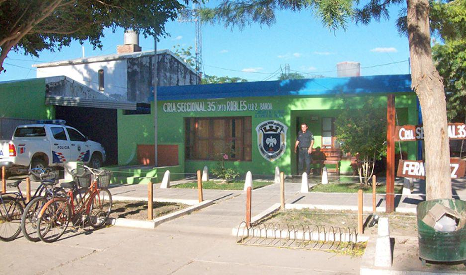 Interceptoacute a su novia adolescente a la salida del colegio y la amenazoacute de muerte