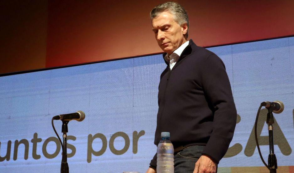 Mauricio Macri se reuacutene con todo su gabinete y otros funcionarios
