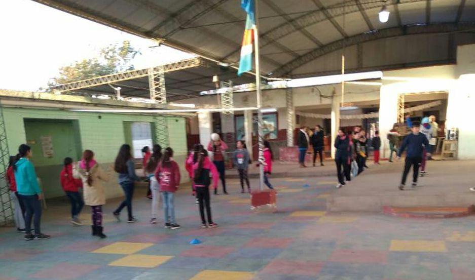 Escuela choyana llevoacute a cabo una jornada recreativa y deportiva por el Diacutea del Nintildeo